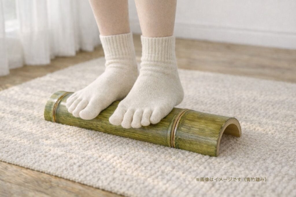 青竹踏みをしている様子の画像